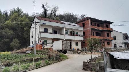 諸暨店口 新農村50kw 項目，? 昱輝陽光255w多晶硅組件。